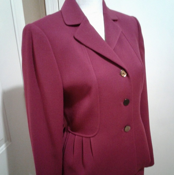 🌺Like New Calvin Klein 2 Piece Skirt Suit - Picture 3 of 8